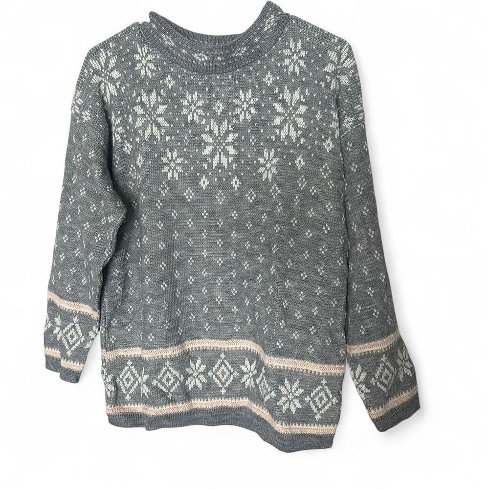 vintage 90s 1990s Medallion retro snowflake Grey and white vintage sweater